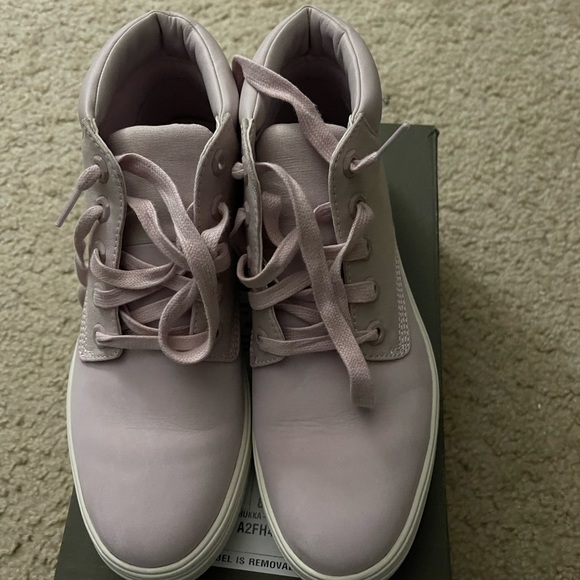 Boots - Picture 3 of 3